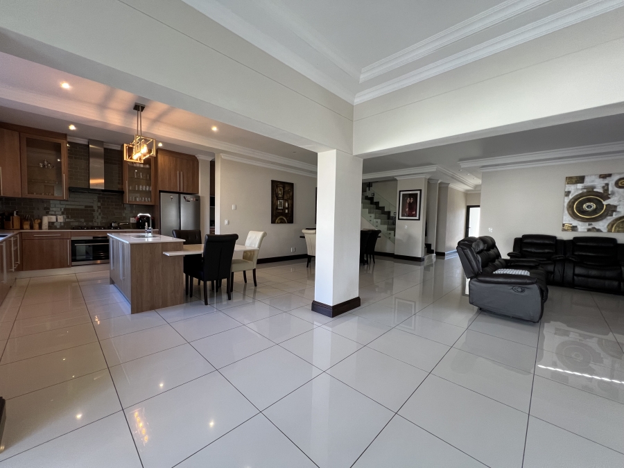 6 Bedroom Property for Sale in Sagewood Western Cape